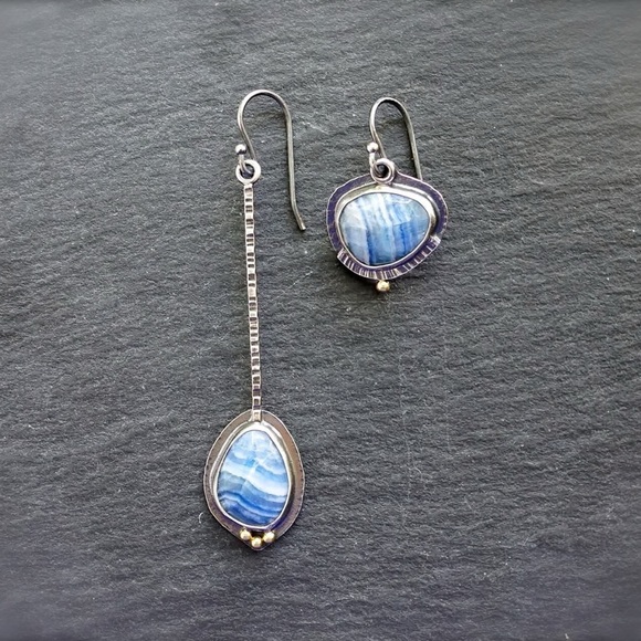 Cobalt Lace Mismatched Earrings - Picture 4 of 4